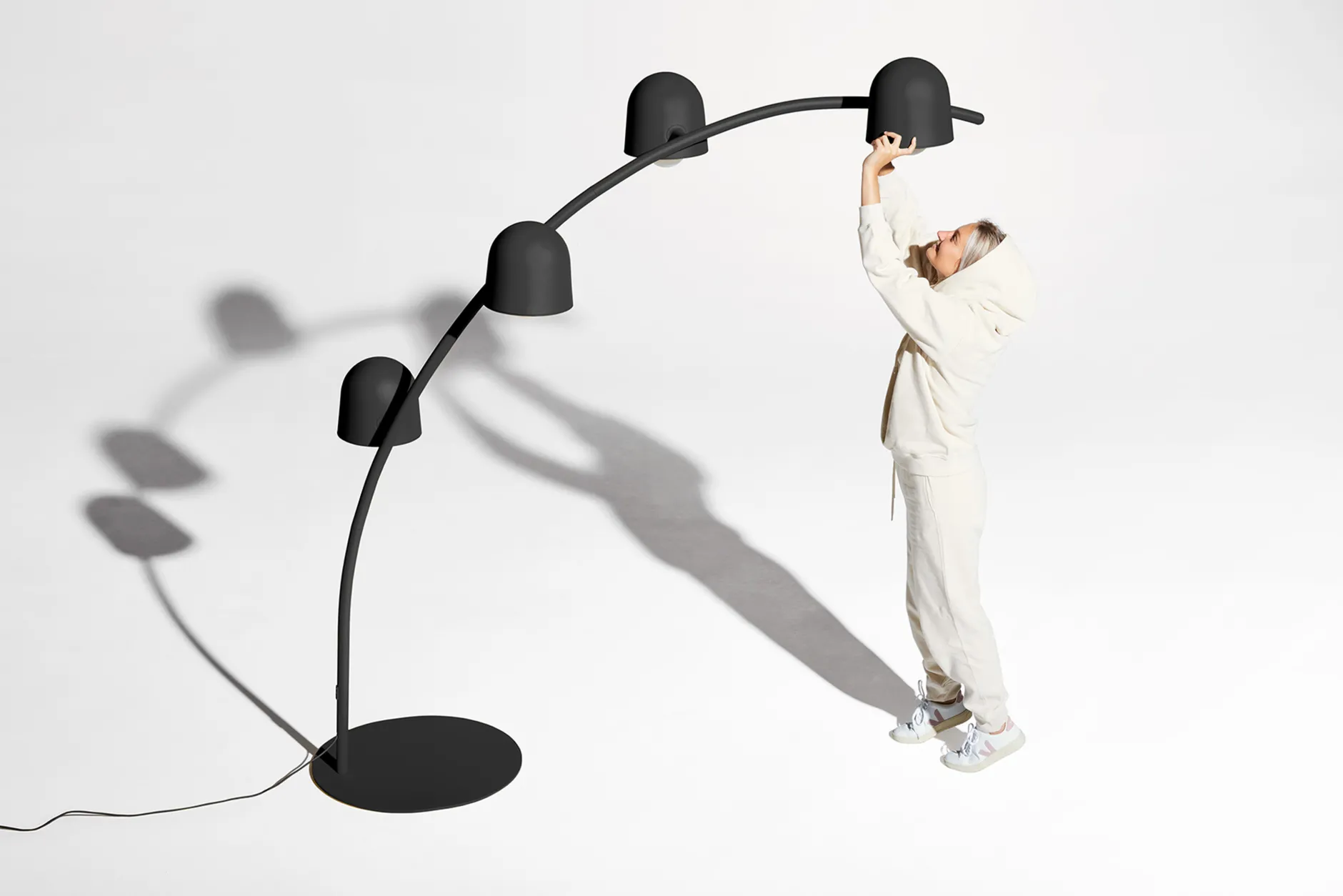 Big Lebow Arc lamp, schwarz, 186x234 cm