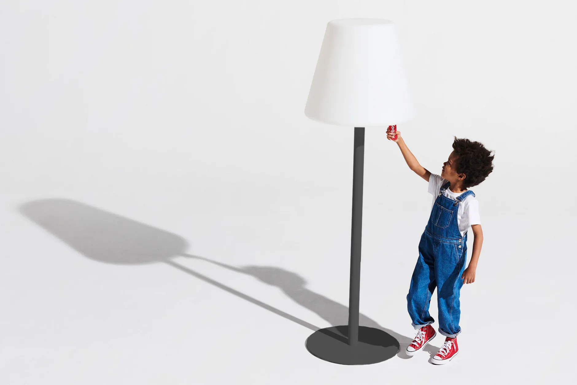 Edison the Giant Große Stehlampe, schwarz, 58x58x182 cm