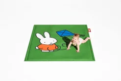 Flying Carpet x Miffy Miffy Spielteppich, grün, 180x140 cm
