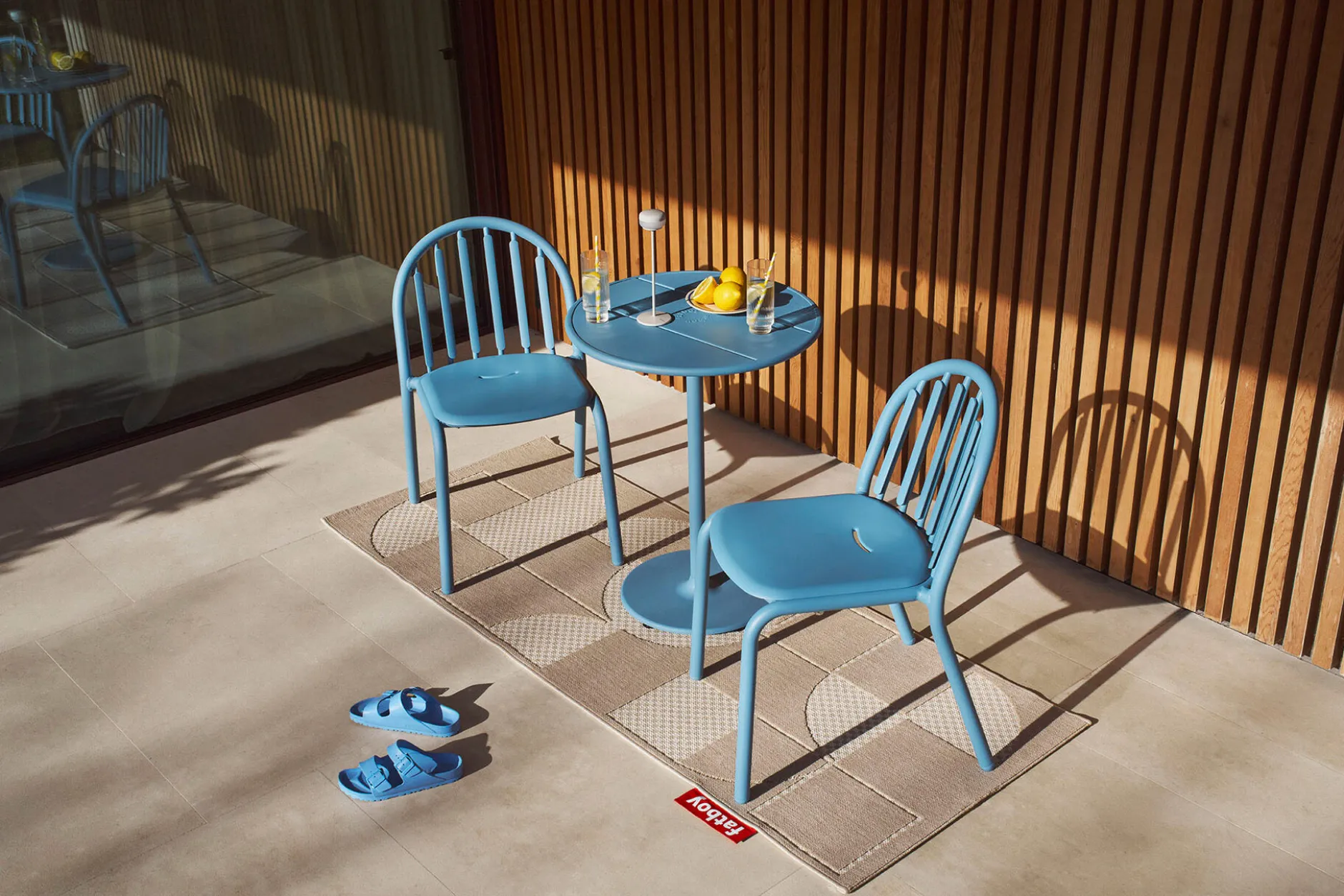 Fred's Bistreau Kleiner runder Gartentisch, blau, 60x60x76 cm