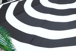 Stripesol + Base Black Sonnenschirm mit Fuß, 350x350x280 cm