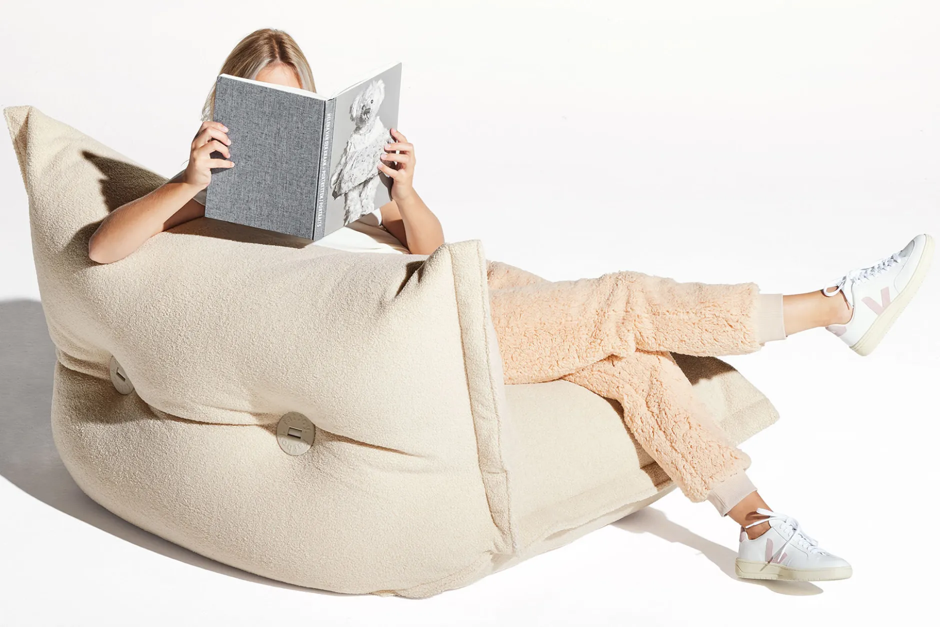 the BonBaron Sherpa Loungesessel, beige, 120x120x75 cm