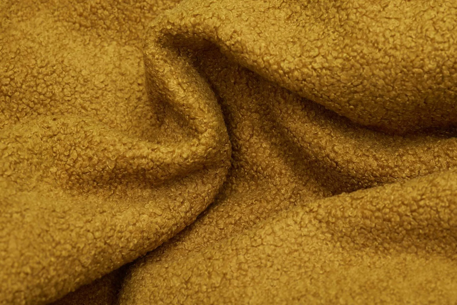 the BonBaron Sherpa Loungesessel, gold, 120x120x75 cm