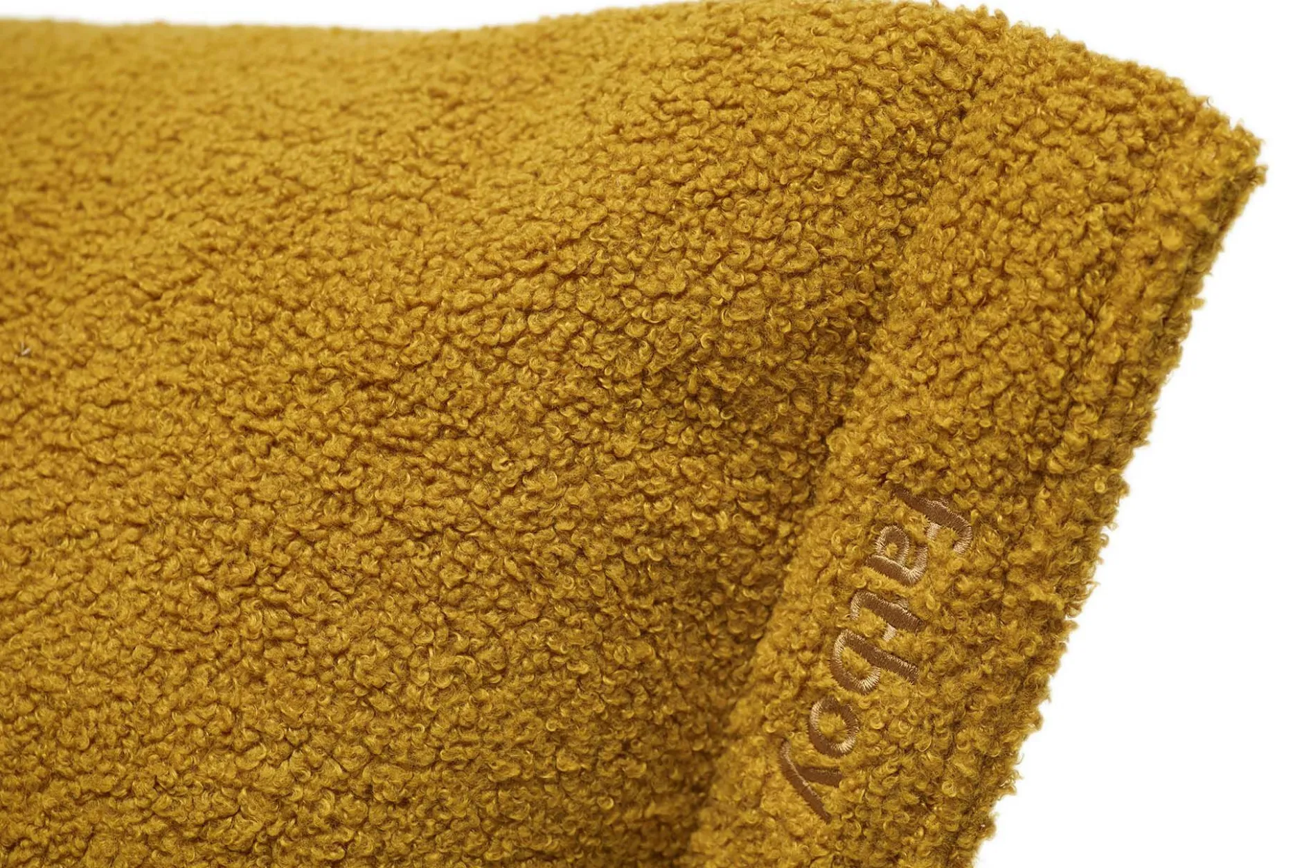 the BonBaron Sherpa Loungesessel, gold, 120x120x75 cm