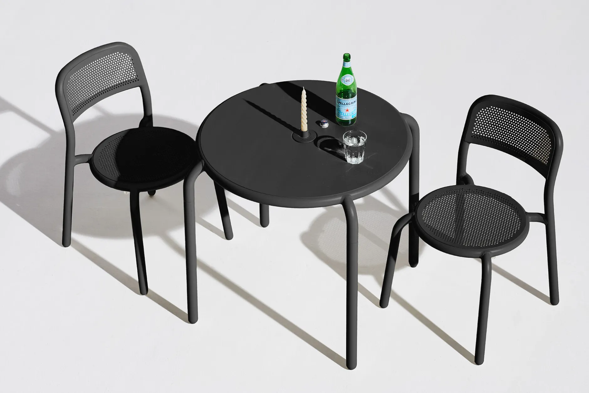 Toní Bistreau Kleiner Gartentisch, schwarz, 80x80x76 cm